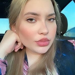 Meet your Posher, Zaira
